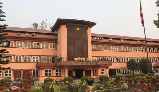 गण्डकीका मुख्यमन्त्री पाण्डेलाई सर्वोच्चको अन्तरिम आदेश: दीर्घकालीन निर्णय गर्न रोक